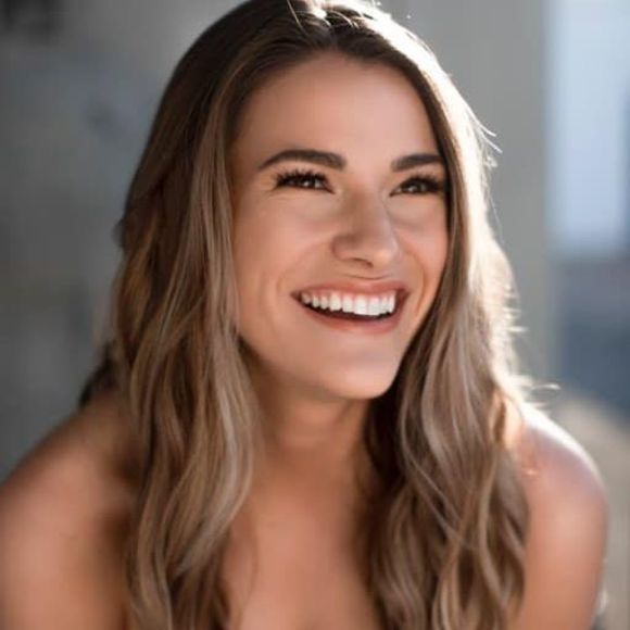 Meet your Posher, Becca - Picture 1 of 1